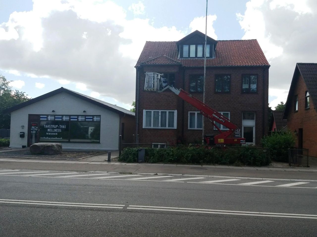 image 03